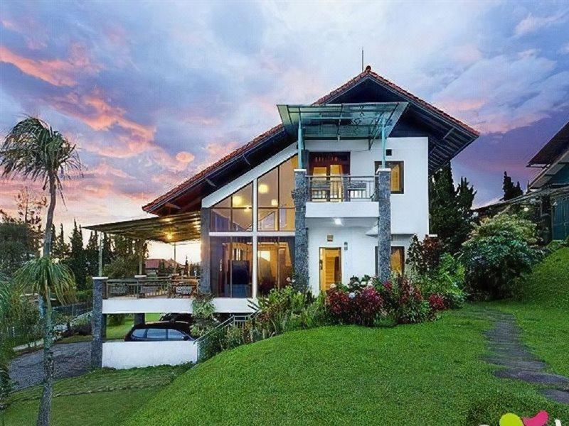 Villa Istana Bunga Lembang Luaran gambar