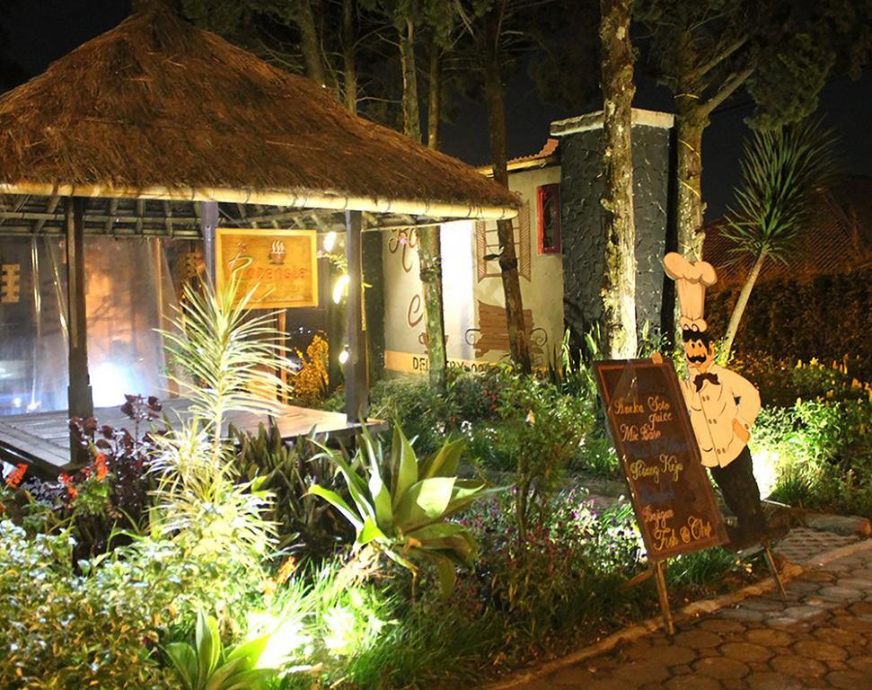 Villa Istana Bunga Lembang Luaran gambar