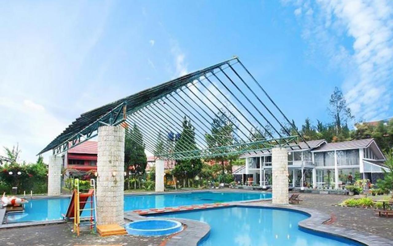 Villa Istana Bunga Lembang Luaran gambar