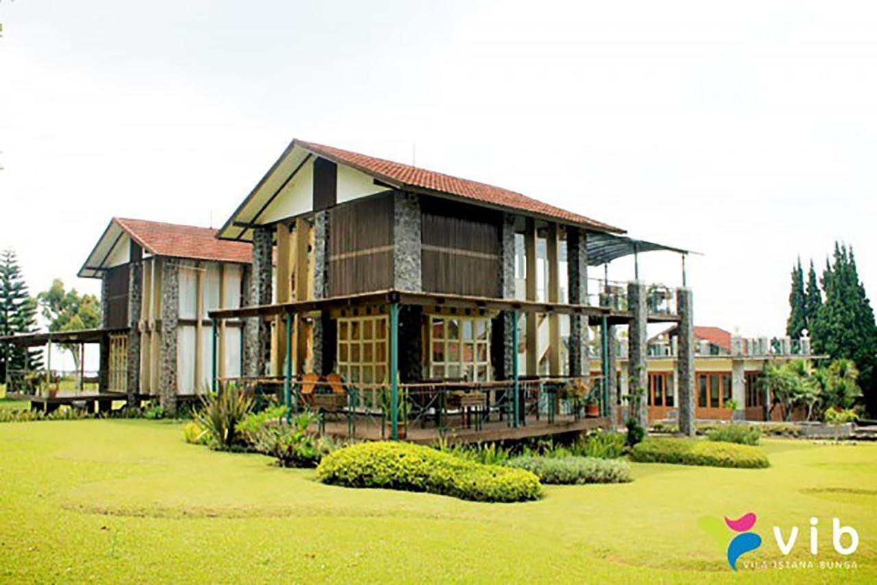 Villa Istana Bunga Lembang Luaran gambar