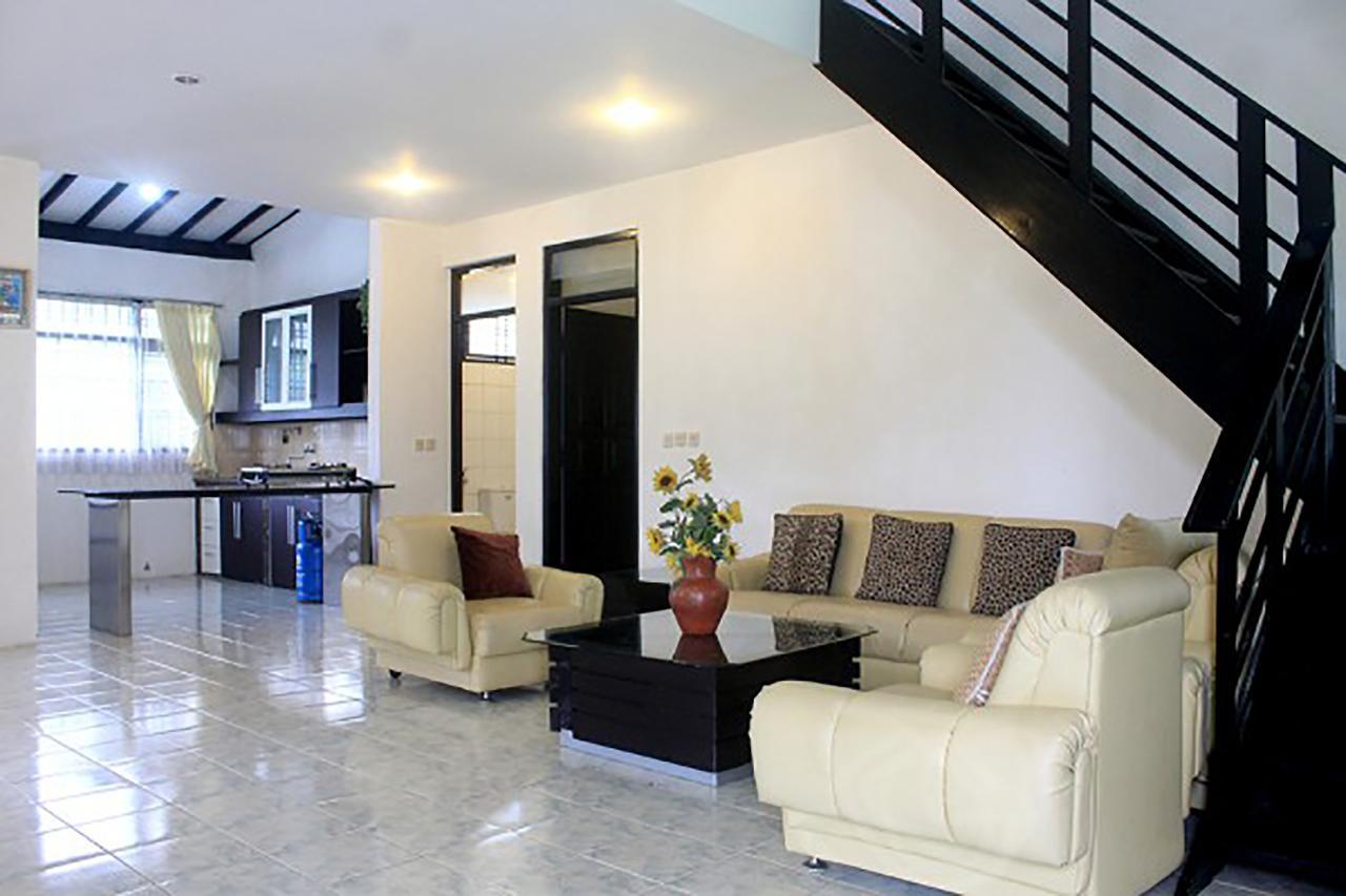 Villa Istana Bunga Lembang Luaran gambar