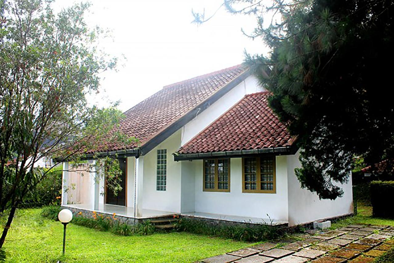 Villa Istana Bunga Lembang Luaran gambar