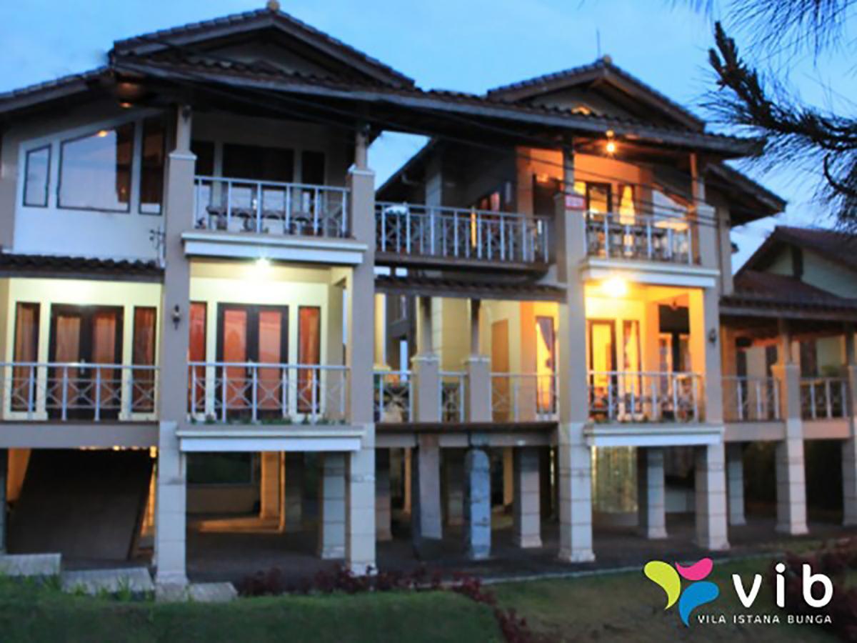 Villa Istana Bunga Lembang Luaran gambar