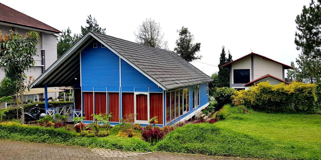 Villa Istana Bunga Lembang Luaran gambar