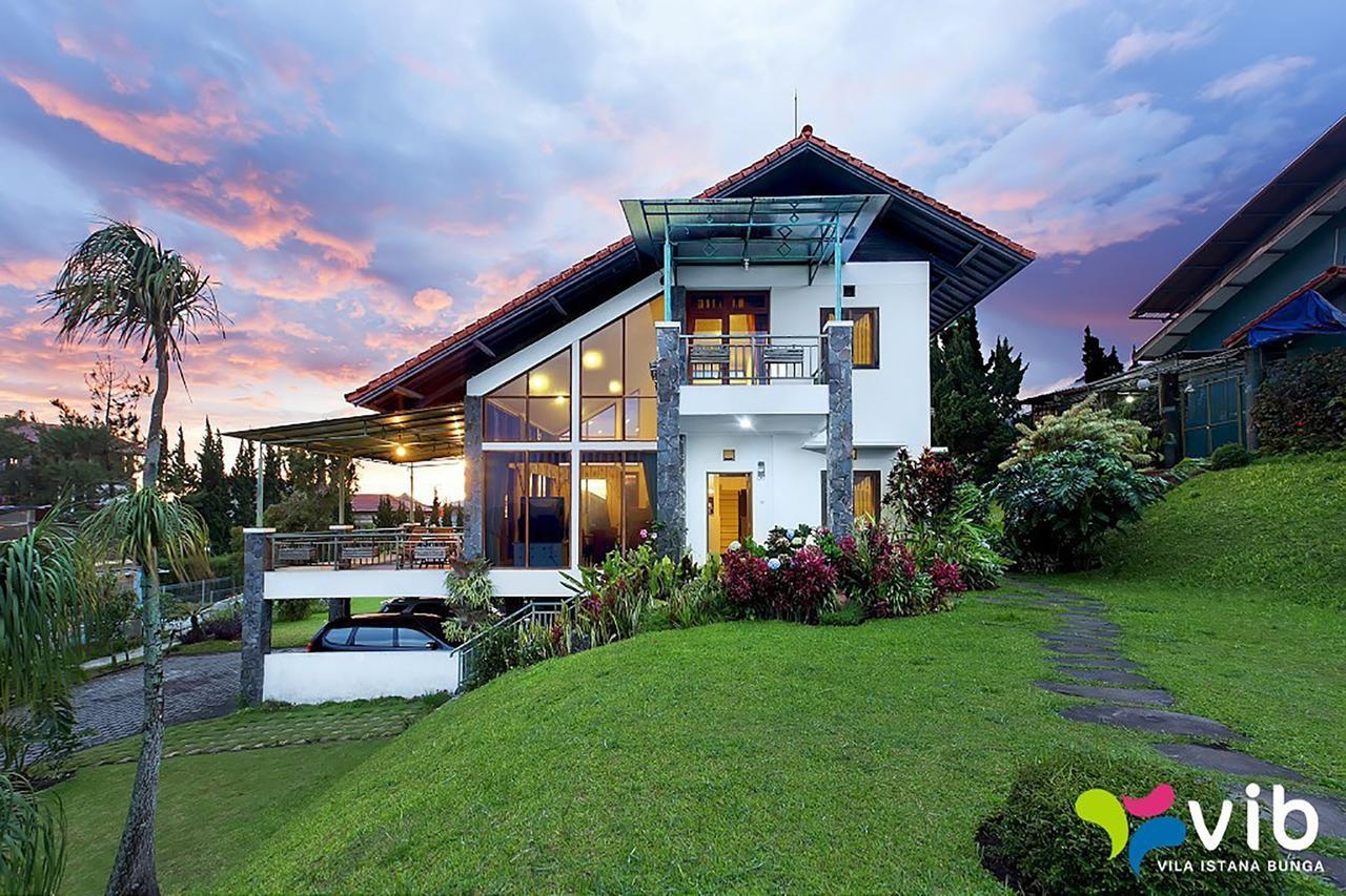 Villa Istana Bunga Lembang Luaran gambar