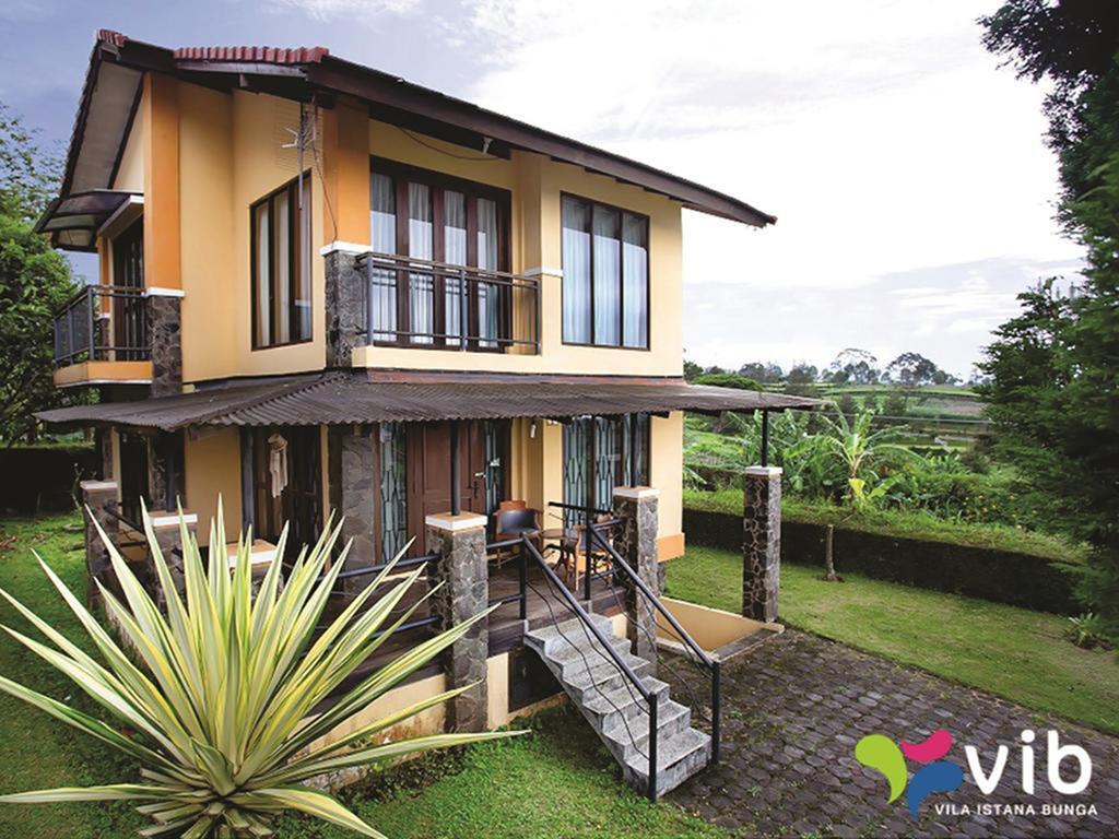 Villa Istana Bunga Lembang Luaran gambar