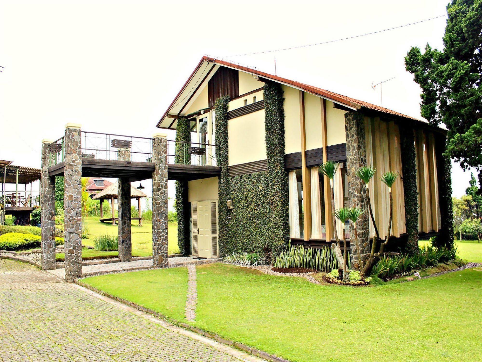 Villa Istana Bunga Lembang Luaran gambar