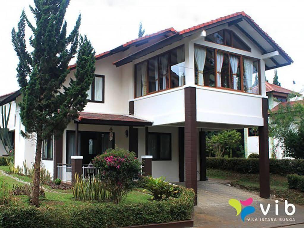 Villa Istana Bunga Lembang Luaran gambar