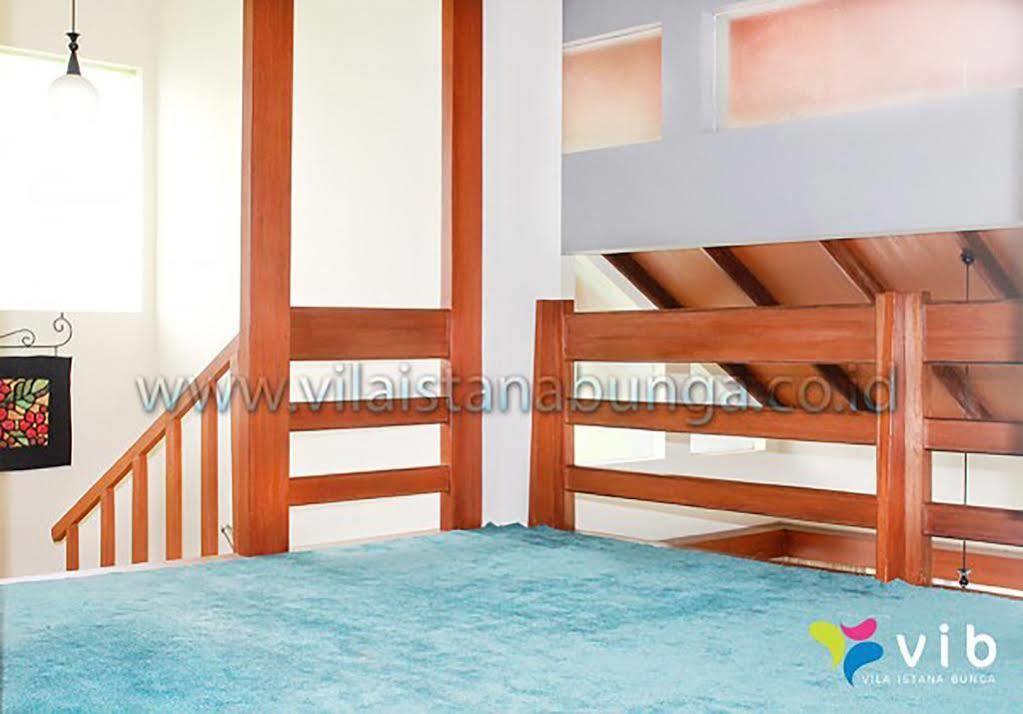 Villa Istana Bunga Lembang Luaran gambar